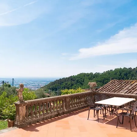 Villa Castel Del Monte - Panoramic Tuscan With Jacuzzi Pescia