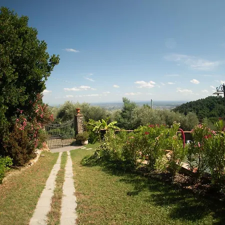 Villa Castel Del Monte Pescia