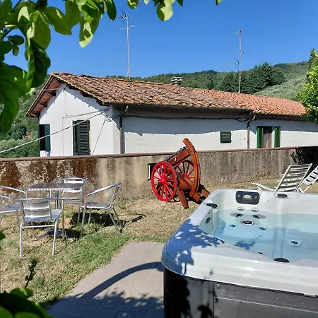 Castel Del Monte - Panoramic Tuscan With Jacuzzi Pescia