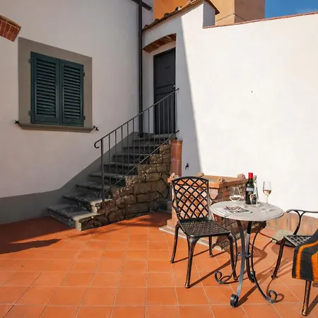 וילה Castel Del Monte - Panoramic Tuscan With Jacuzzi פשיה