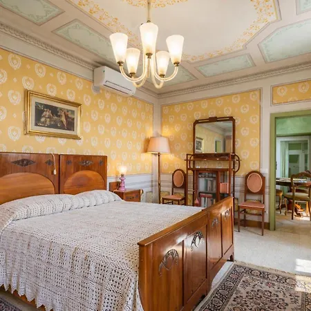 וילה Castel Del Monte - Panoramic Tuscan With Jacuzzi פשיה