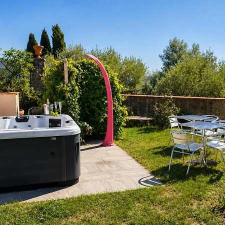 Villa Castel Del Monte - Panoramic Tuscan With Jacuzzi *