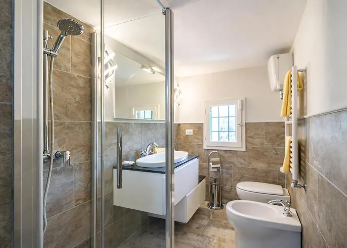 Villa Castel Del Monte - Panoramic Tuscan With Jacuzzi