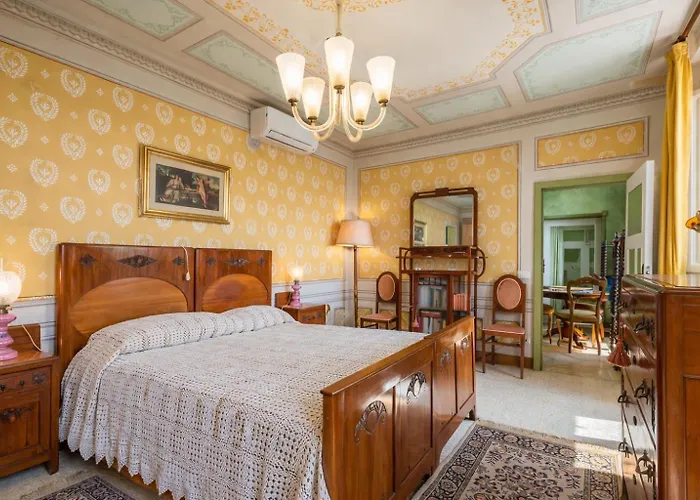 Villa Castel Del Monte - Panoramic Tuscan With Jacuzzi Pescia