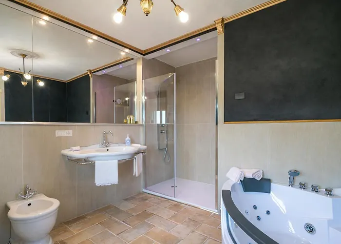 Castel Del Monte - Panoramic Tuscan With Jacuzzi Villa Pescia